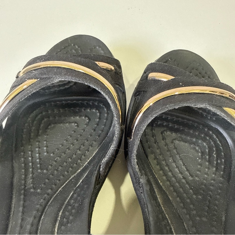 Crocs Women Size 6 Leigh II Metalblock Cross-Strap Ankle Wedge Sandals Black - Picture 11 of 11